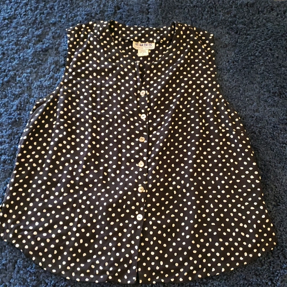 Polka dot sleeveless blouse